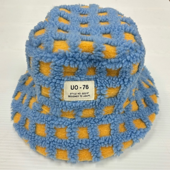 NWOT Urban Outfitters Sherpa Bucket Hat Blue/Yellow Plaid one size - Picture 2 of 7